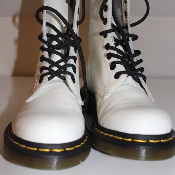 Unisex Doc Martens 1460 Lifestyle Boots White Air Wair AW004 Women's Size 7 6M - Picture 4 of 7